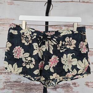 Elizabeth and James 100% Silk Floral Shorts Size Medium